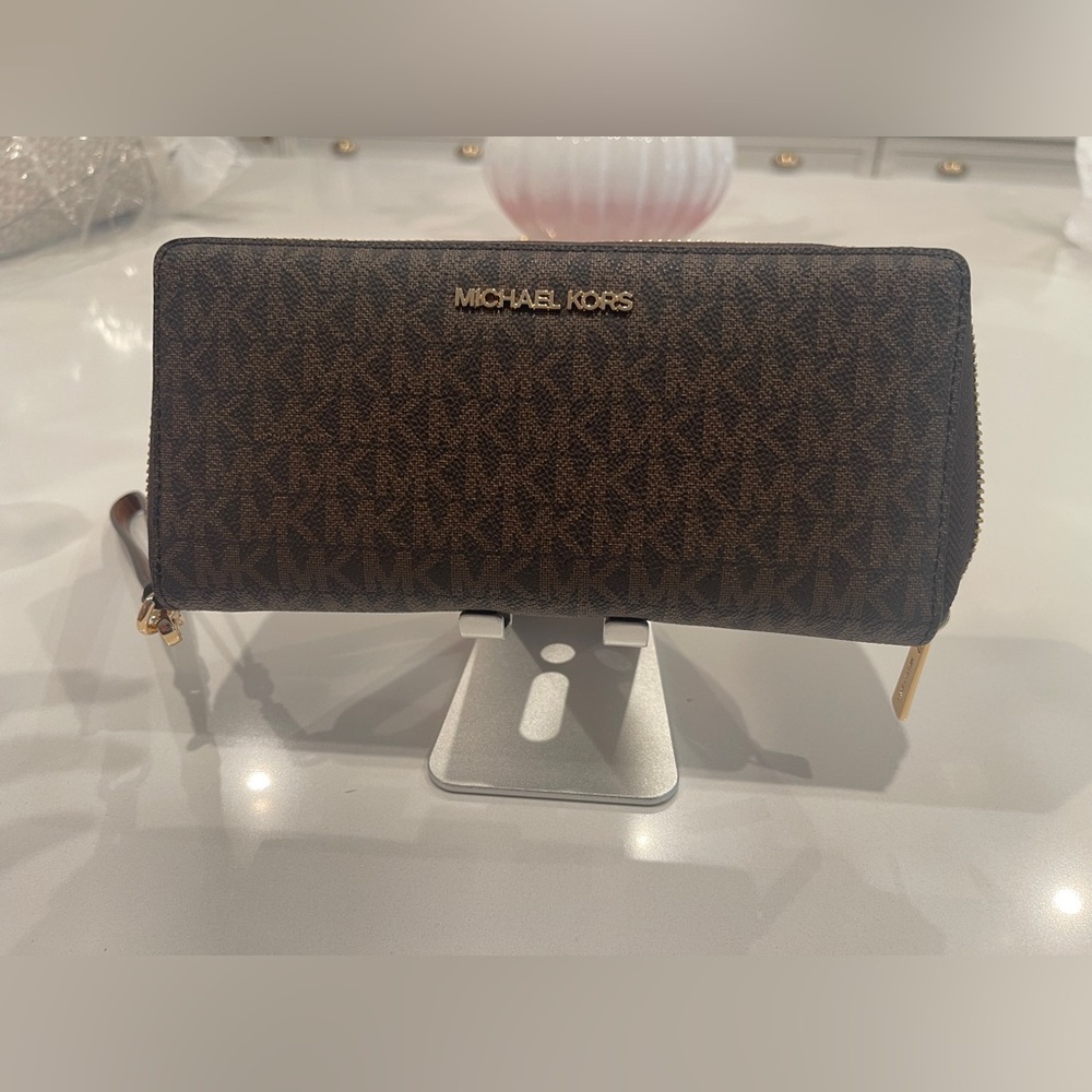 Michael Kors Tan Jet Set Travel Wallet